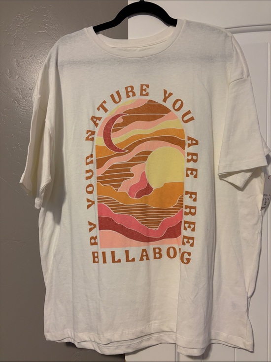 Billabong Tops - Billabong Cream Tee with Sunset Wave Graphic